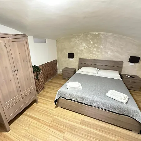 Apartament Plebiscito House 63 *