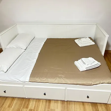 Plebiscito House 63 * Katania